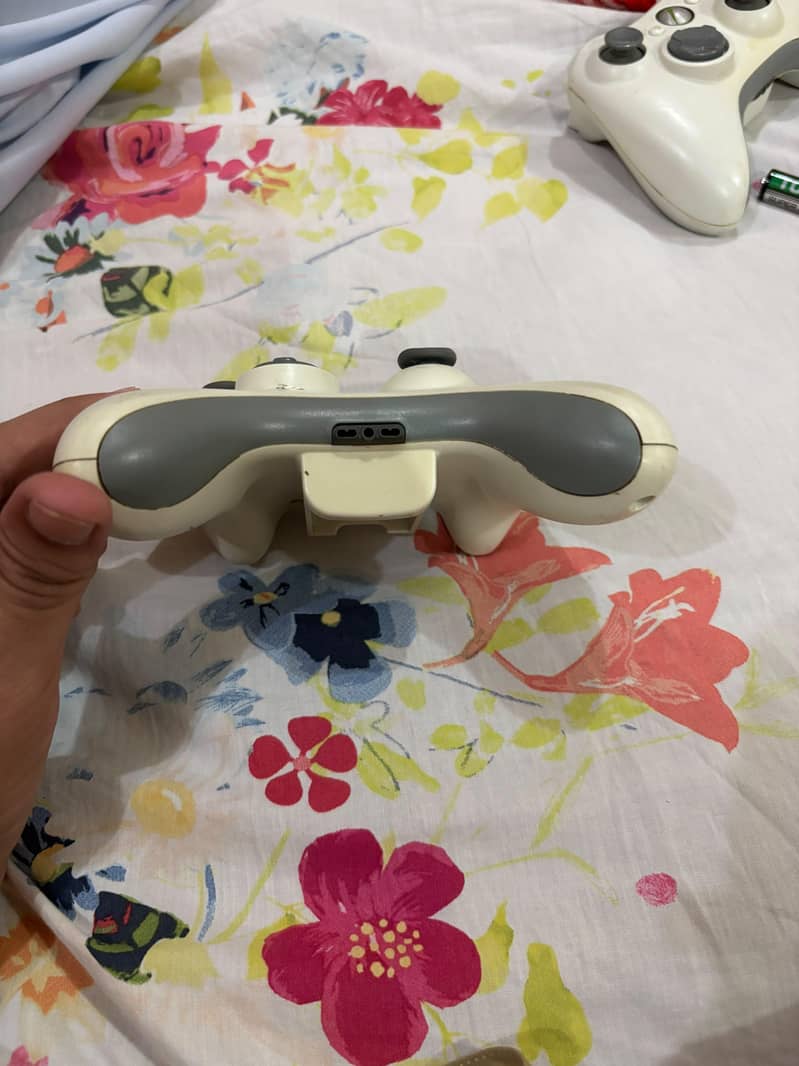 XBOX-360 CONTROLLER 6