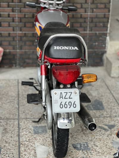 HONDA cd70 2025