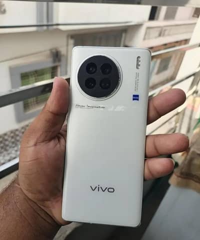 Vivo X90
