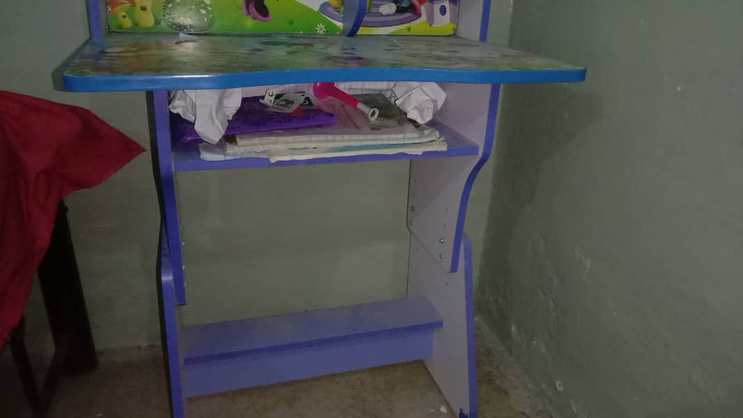 Study table for kids 0