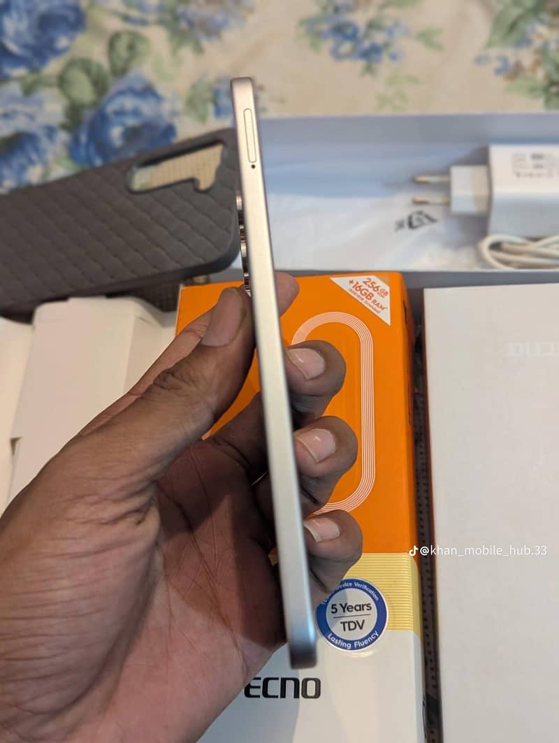 Tecno spark 40 pro 2