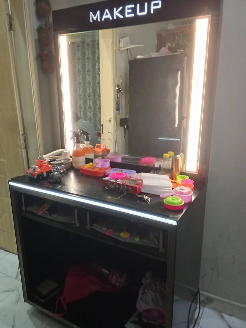 Make up drasing 1