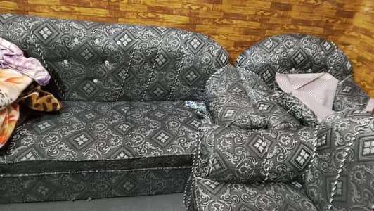 good condition  sofa set