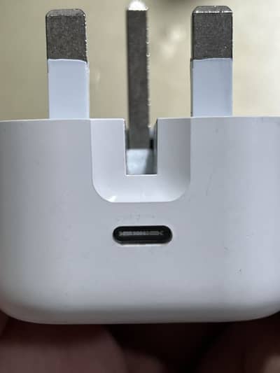 Apple Originall 20 watt C type Adapter