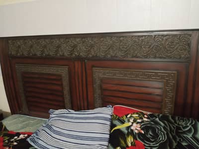bed for sale. without mattrs