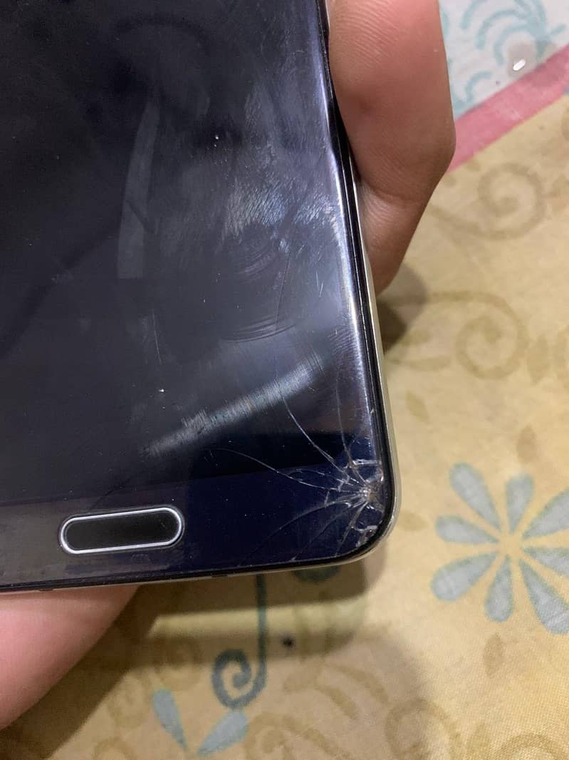 Sharp Aquos R2 2