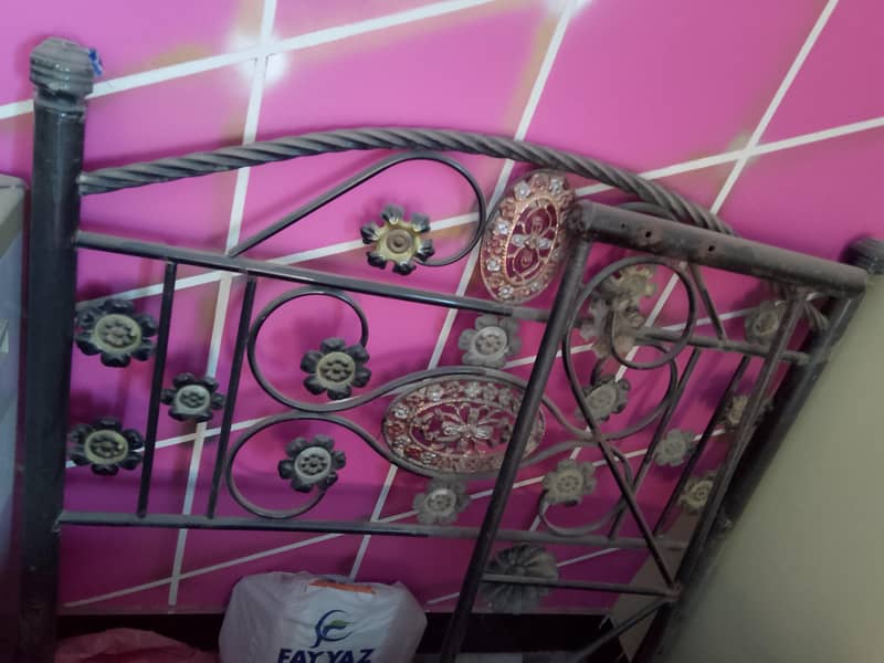 single bed 0