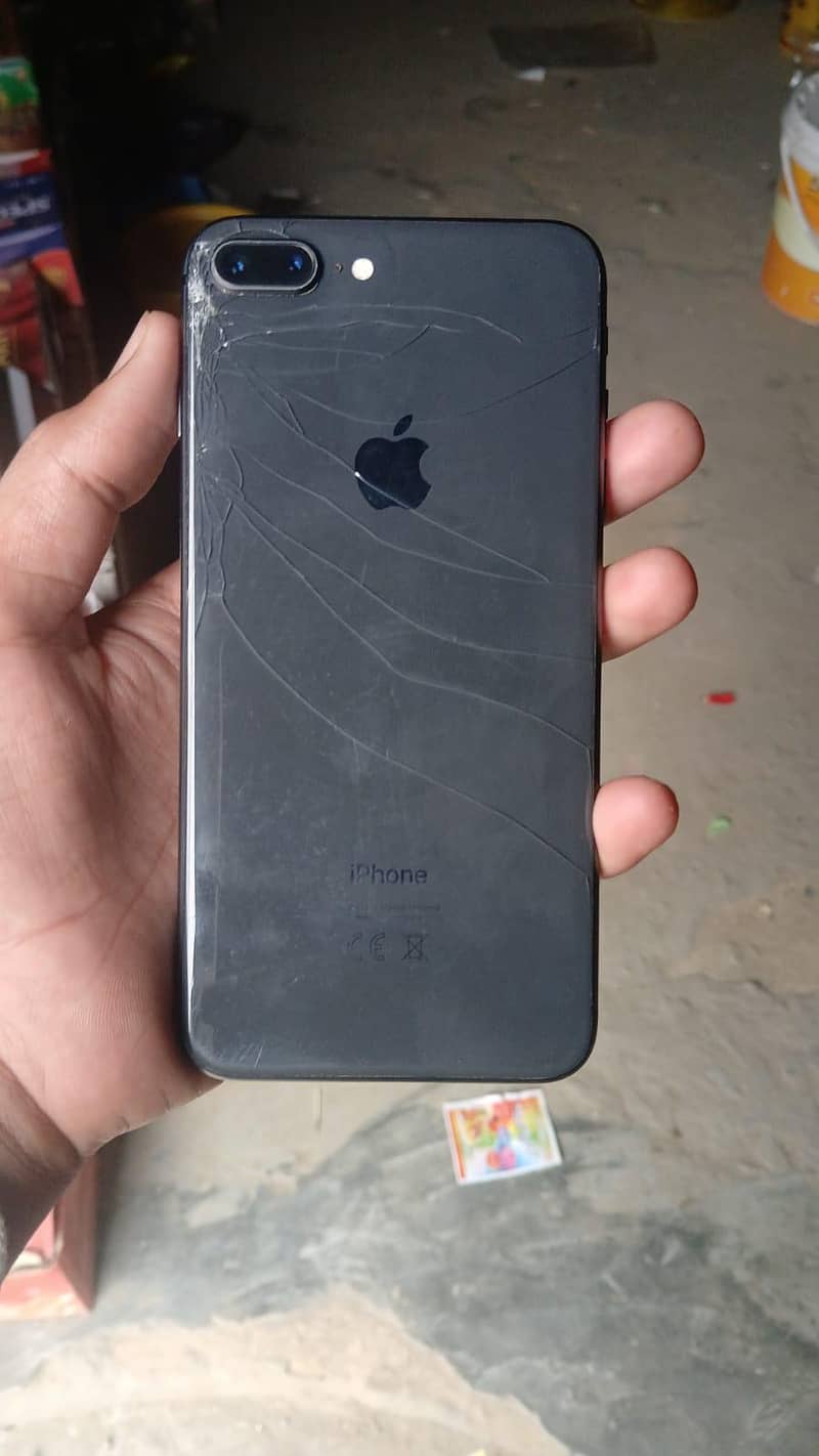 Apple iPhone 8 Plus 1