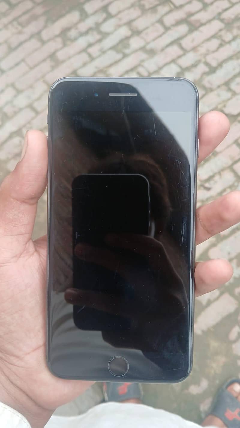 Apple iPhone 8 Plus 2