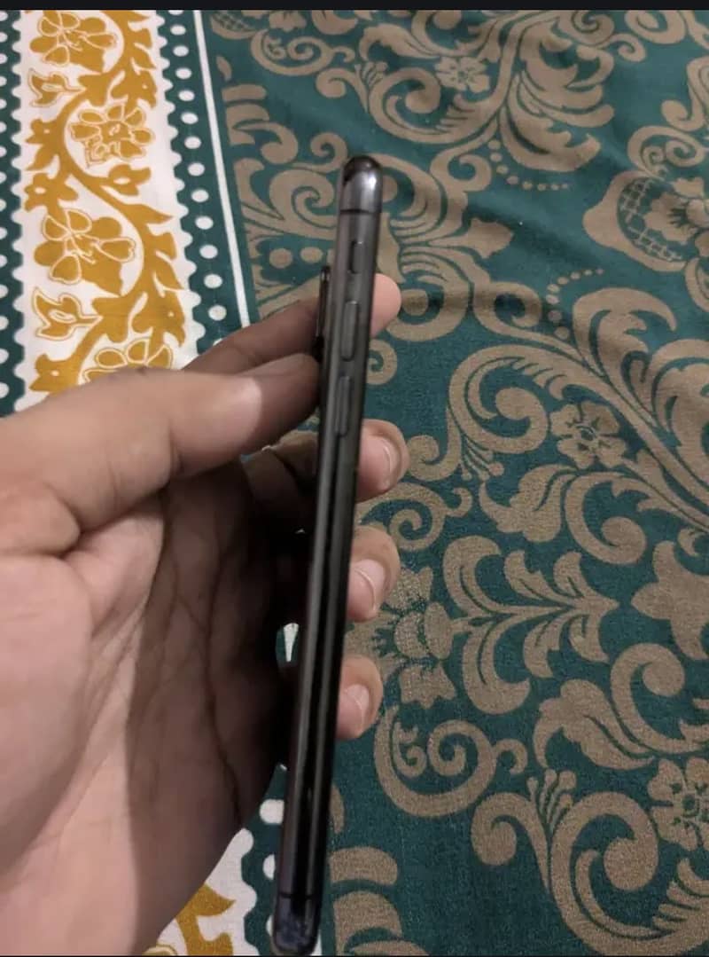 Apple iPhone X 3