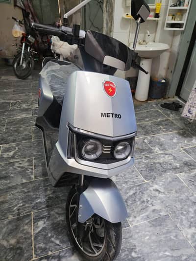 Metro M6 Empower brand new
