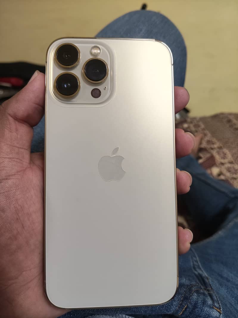 Apple iPhone 13 Pro Max 4