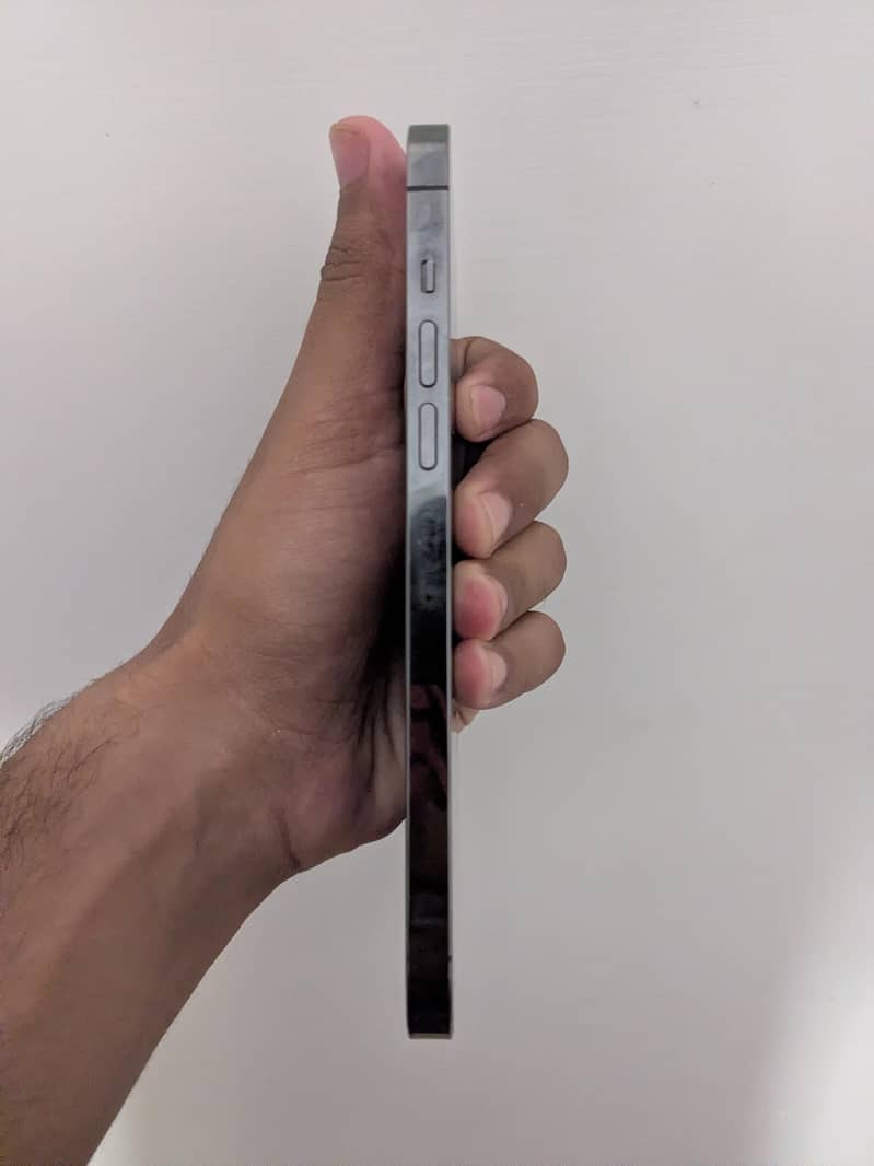 Apple iPhone 13 Pro Max 4