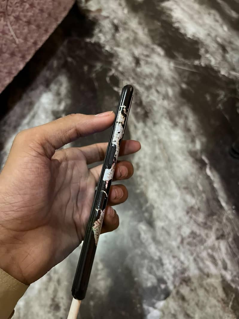 OPPO A76 1