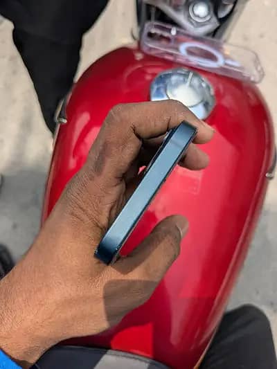 Apple iPhone 13 6