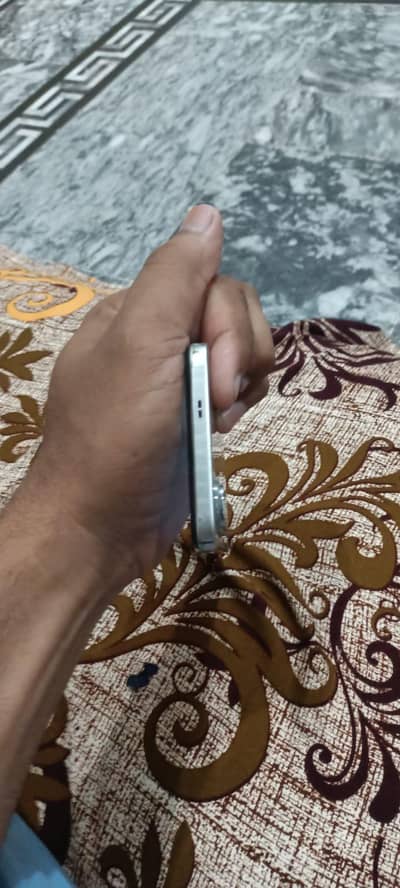 infinix hot 60i 6 128 with box