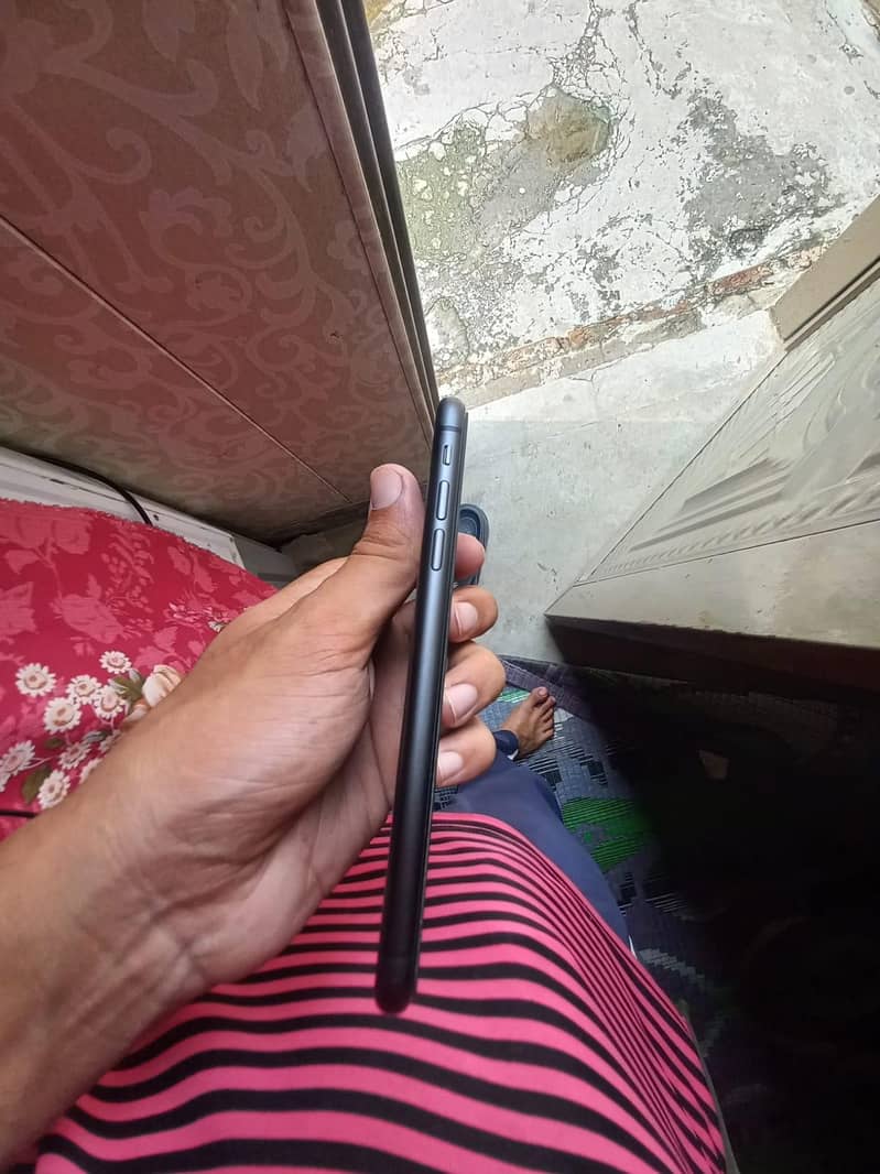 Apple iPhone 11 2