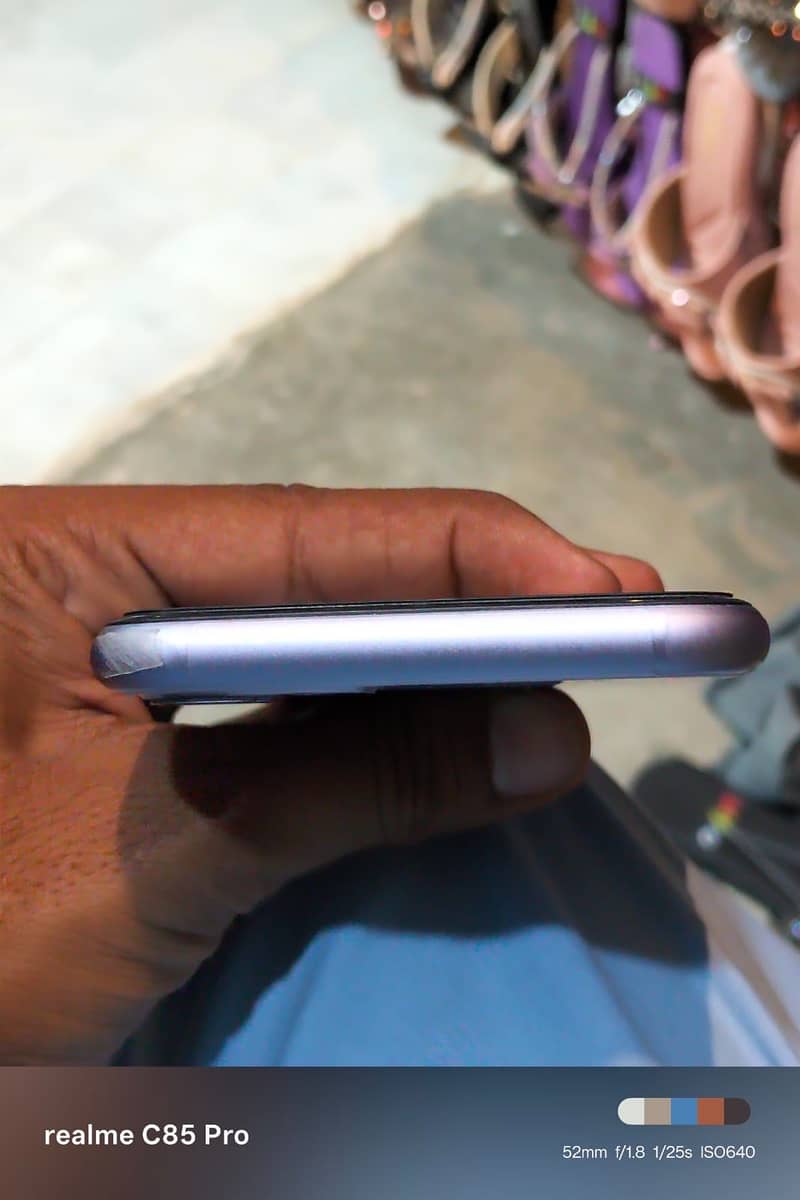 Apple iPhone 11 3