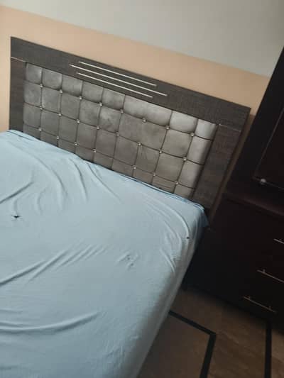 king size bed with mattress
