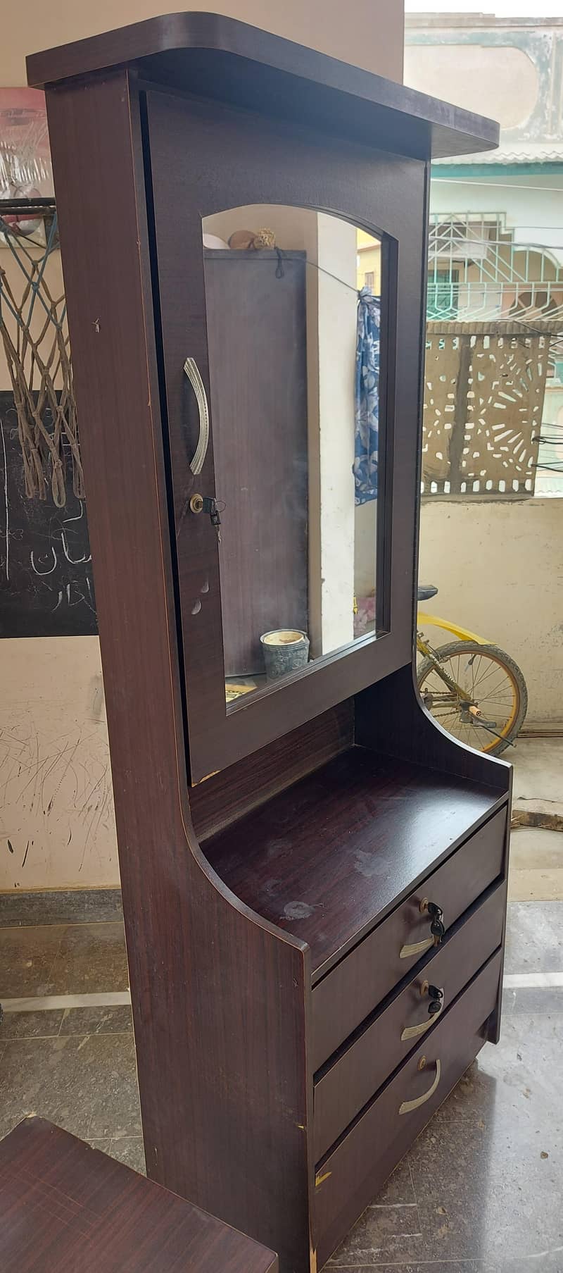 Dressing Table 4