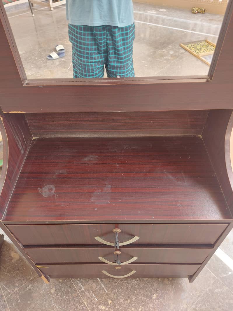 Dressing Table 6