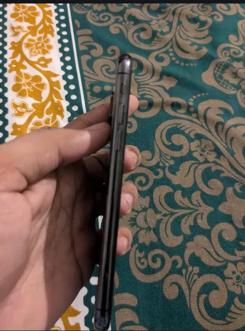 Apple iPhone X 3