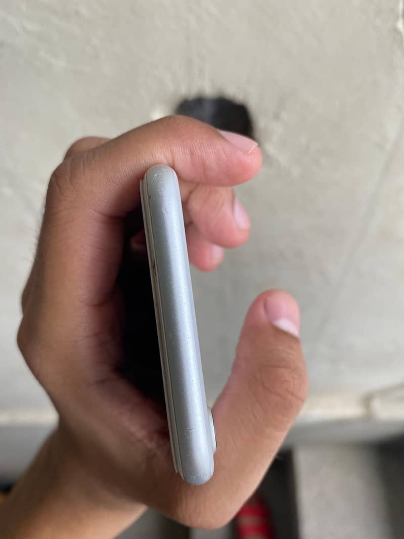 Apple iPhone 7 1