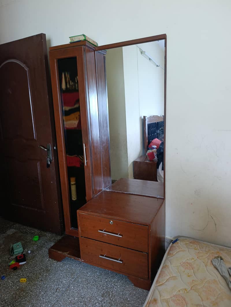 Dressing Table 4