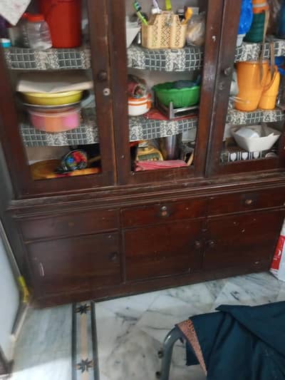 10 ma 2 present ok ha Ghar ka istmal k lea fit ha chair  10 by  ten ha