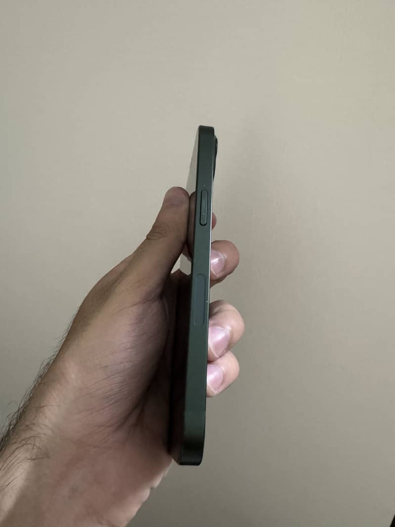 Apple iPhone 13 3