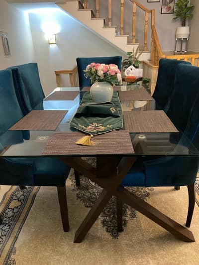 Dining Table with 6 chairs