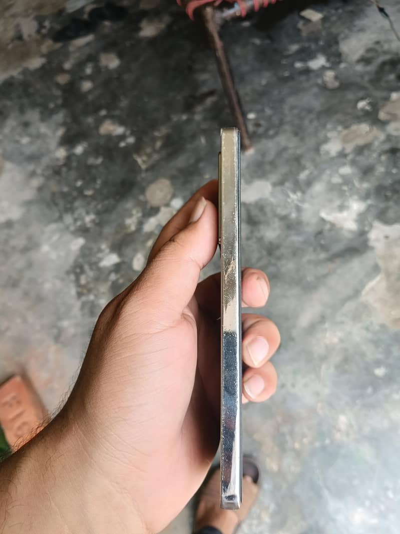 Infinix Note 40 4