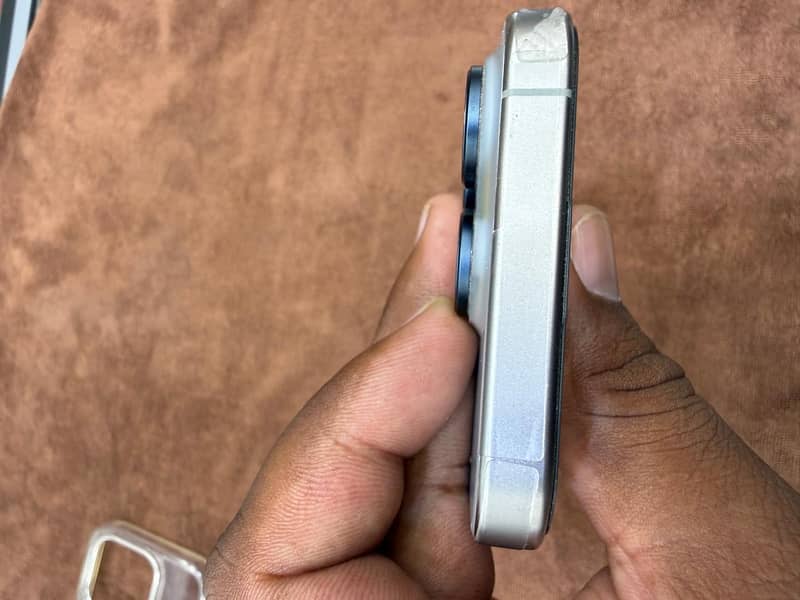 Apple iPhone 15 Pro 5