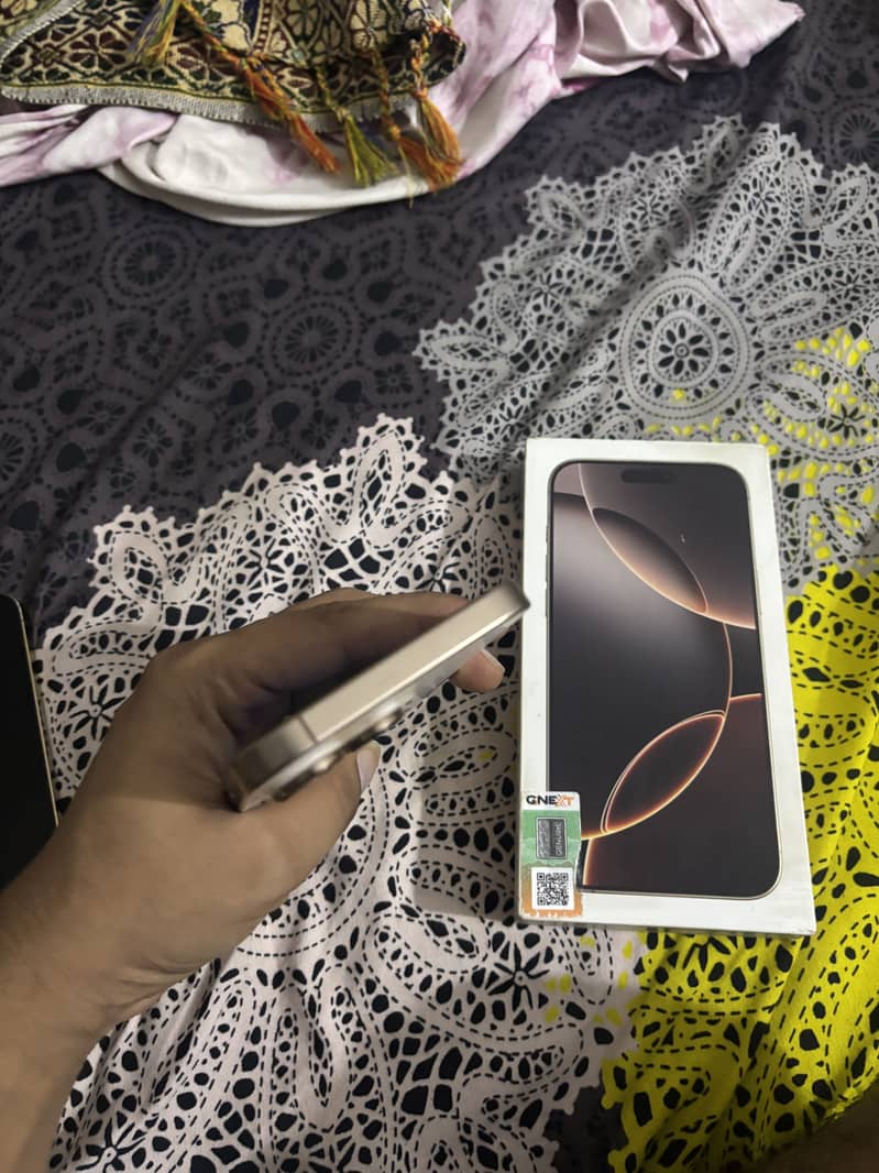 Apple iPhone 16 Pro Max 2