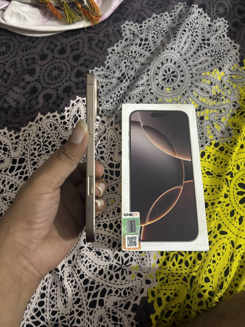 Apple iPhone 16 Pro Max 5