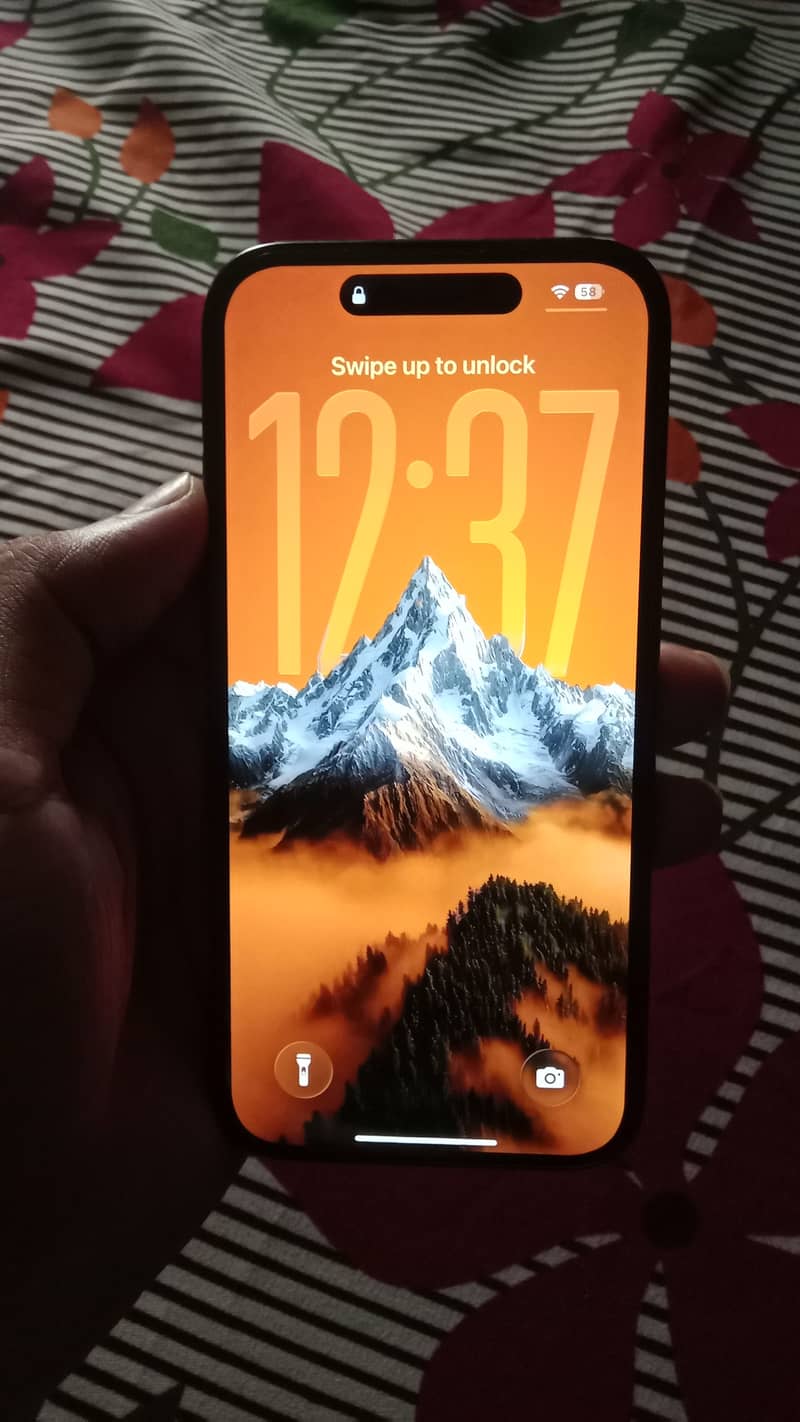 Apple iPhone 16 0