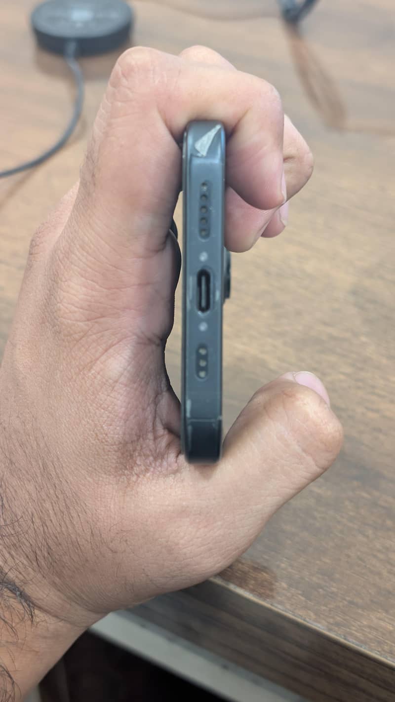 Apple iPhone 15 5