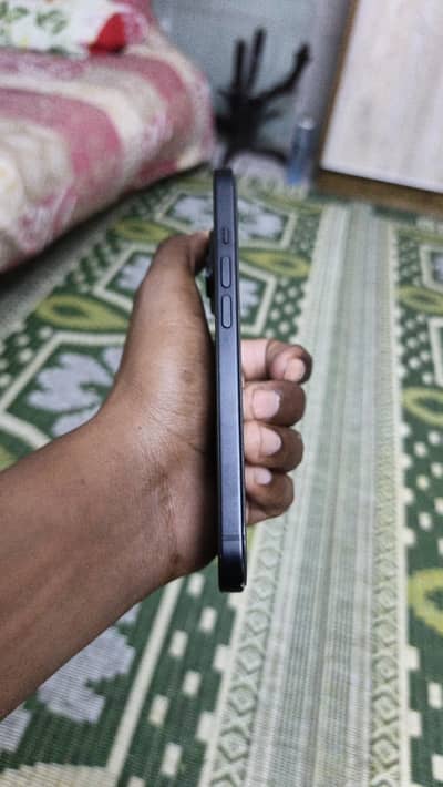 Apple iPhone 15