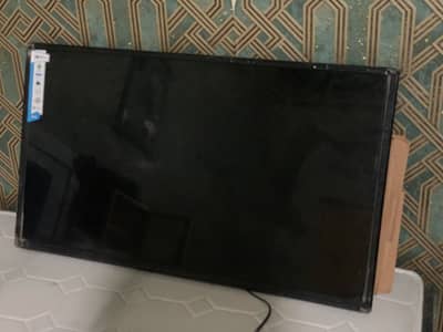 32 Inches LED