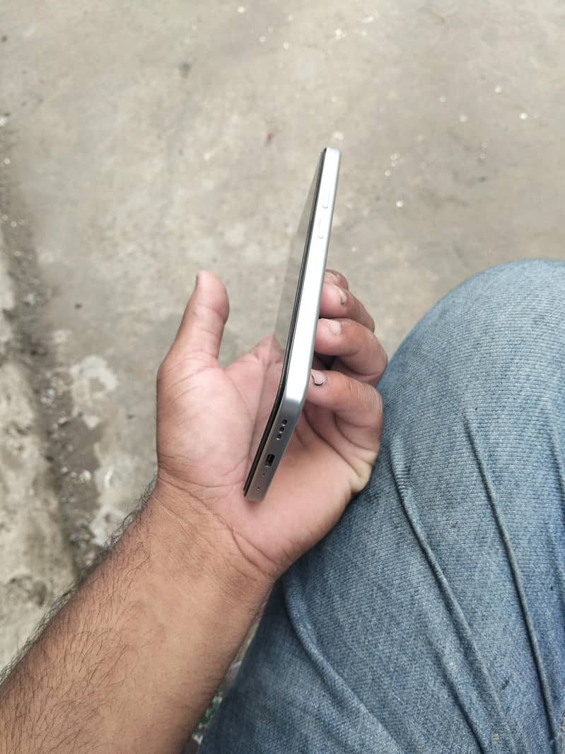 OPPO A6s 1