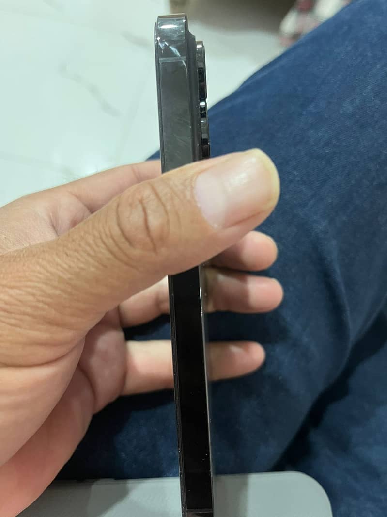 Apple iPhone 14 Pro 2