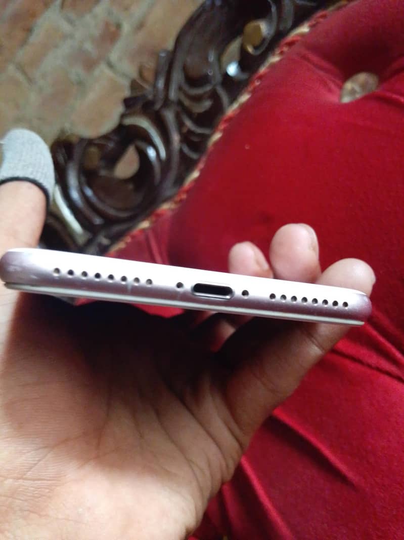 Apple iPhone 7 Plus 1