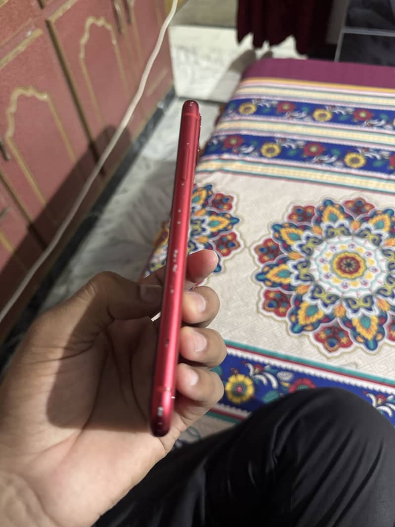 Apple iPhone 11 4
