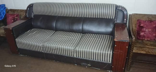 3 Seater Sofa Rexine In  Used