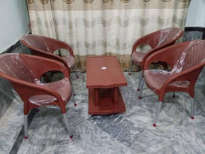 4 chairs  1 table 03008029542