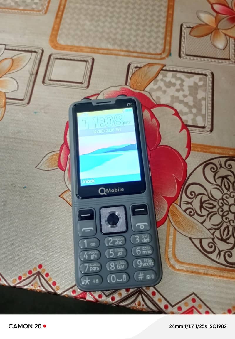QMobile i70 1