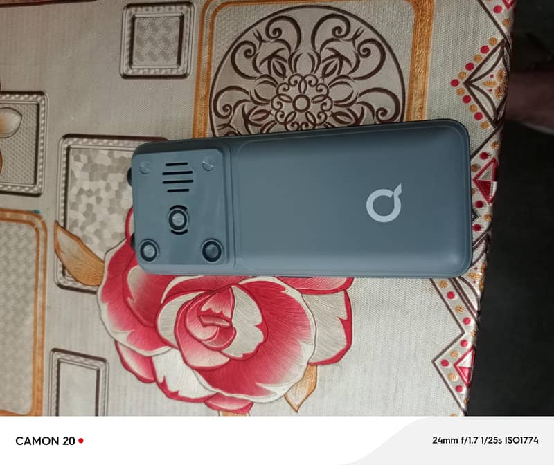 QMobile i70 2