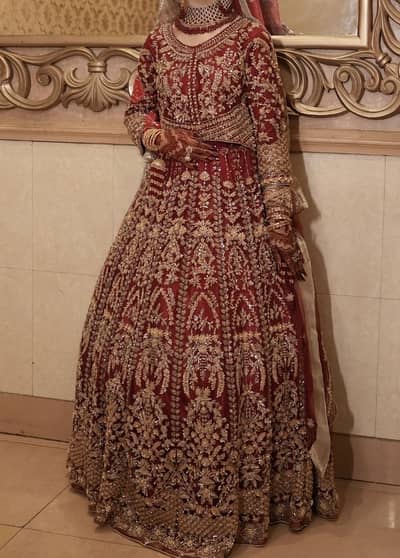 Bridal dress and jewellery