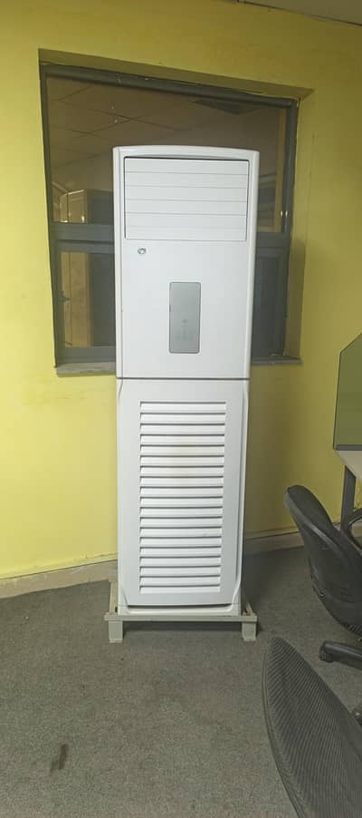 PEL 2 TON Cabinet inverter AC in good condition