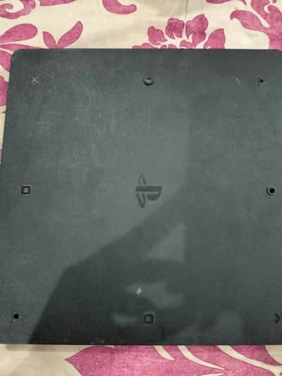 Ps4 slim 500gb all ok sealed set 10/9 condition 2 controllers 1 game